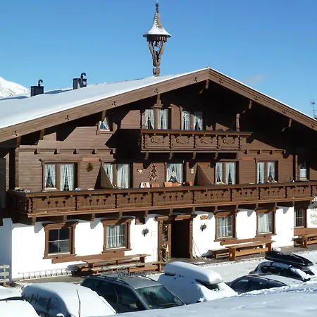 Haus Hoelzlbauer 18 *